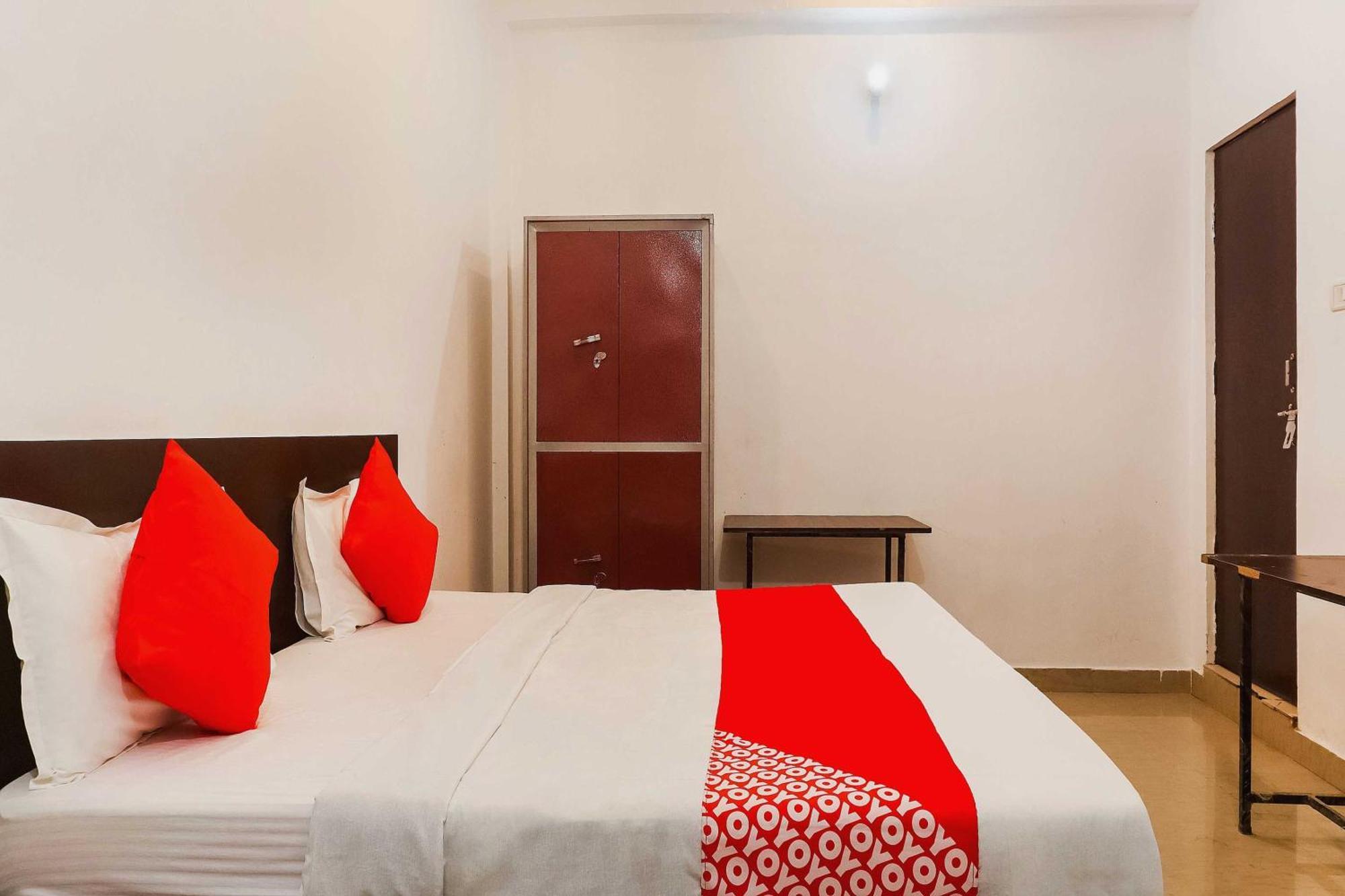 Oyo Hotel Kk Palace Bheta Kültér fotó